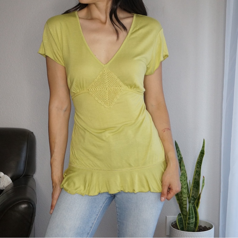 Uniform John Paul Richard Lime Green V-Neck Top Size M